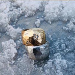 Rustik guldring med brillanter