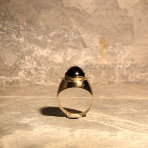 2.nd Hand - Guldring med cabochon ametyst