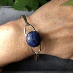 2.nd Hand - Armring  i slv med en bl iolitsten